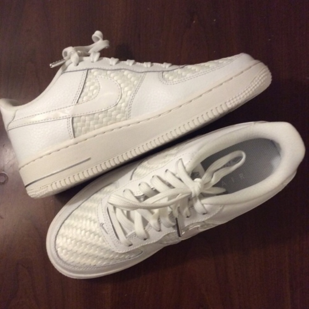 NEW NIB Nike Air Force 1 LV - Picture 3 of 8